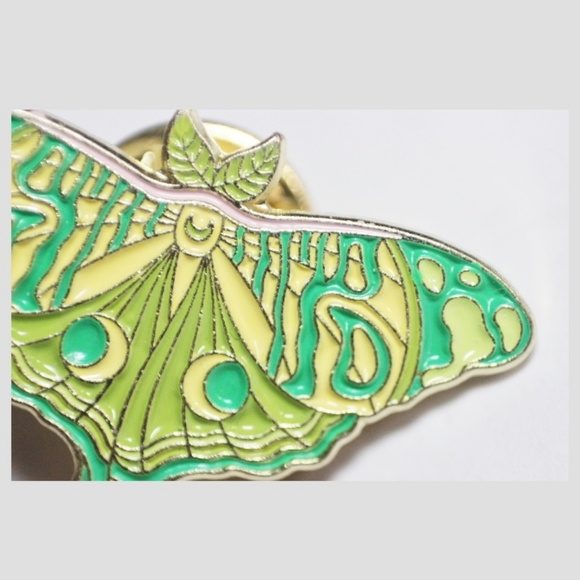 Detailed celestial Luna moth enamel pin - Picture 8 of 10